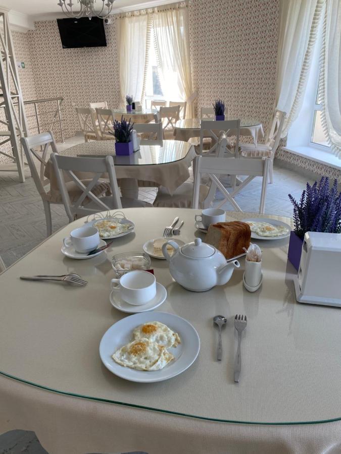 Hotel Astam Kosztanaj Kültér fotó