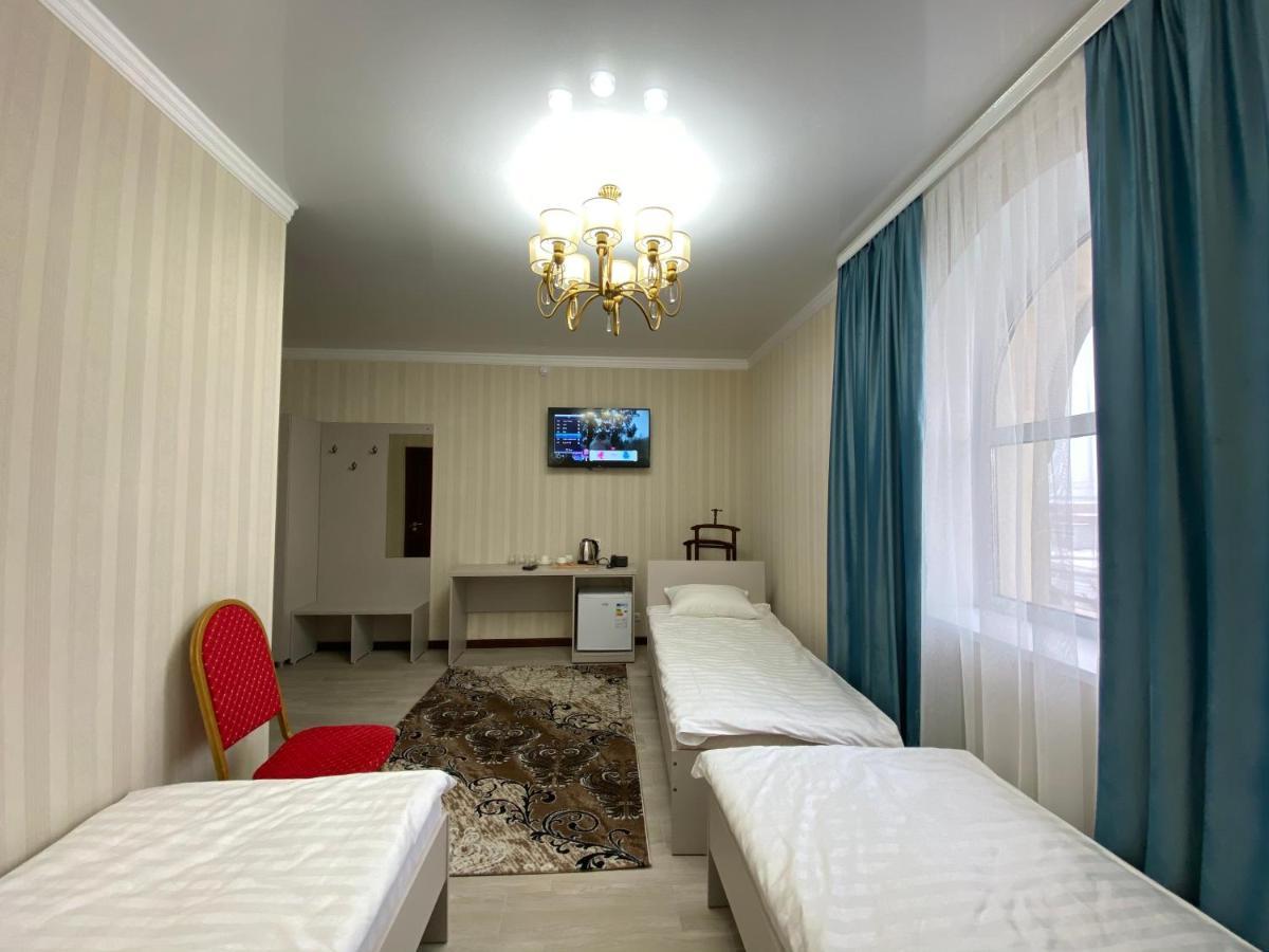 Hotel Astam Kosztanaj Kültér fotó
