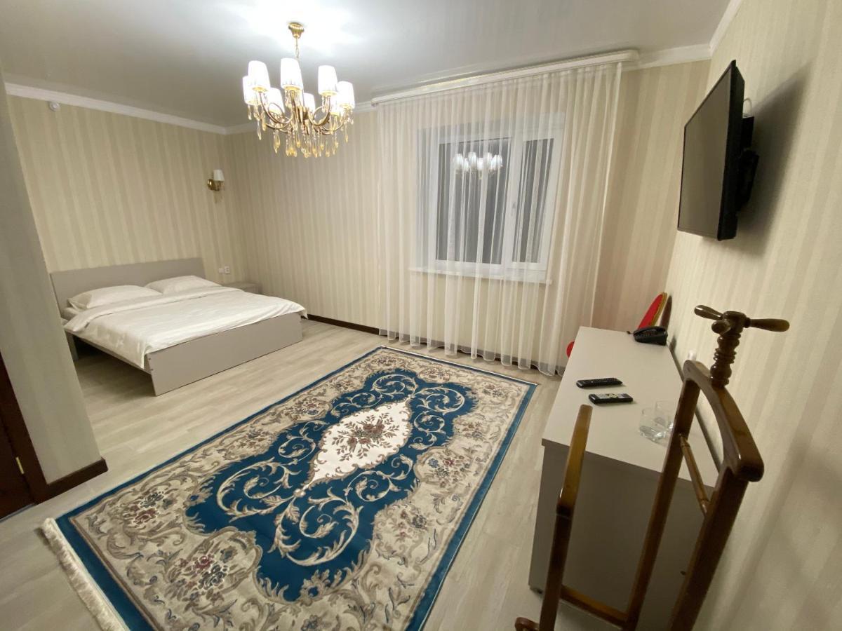 Hotel Astam Kosztanaj Kültér fotó