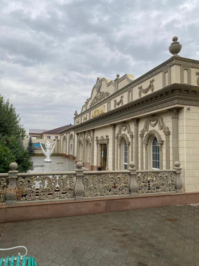 Hotel Astam Kosztanaj Kültér fotó