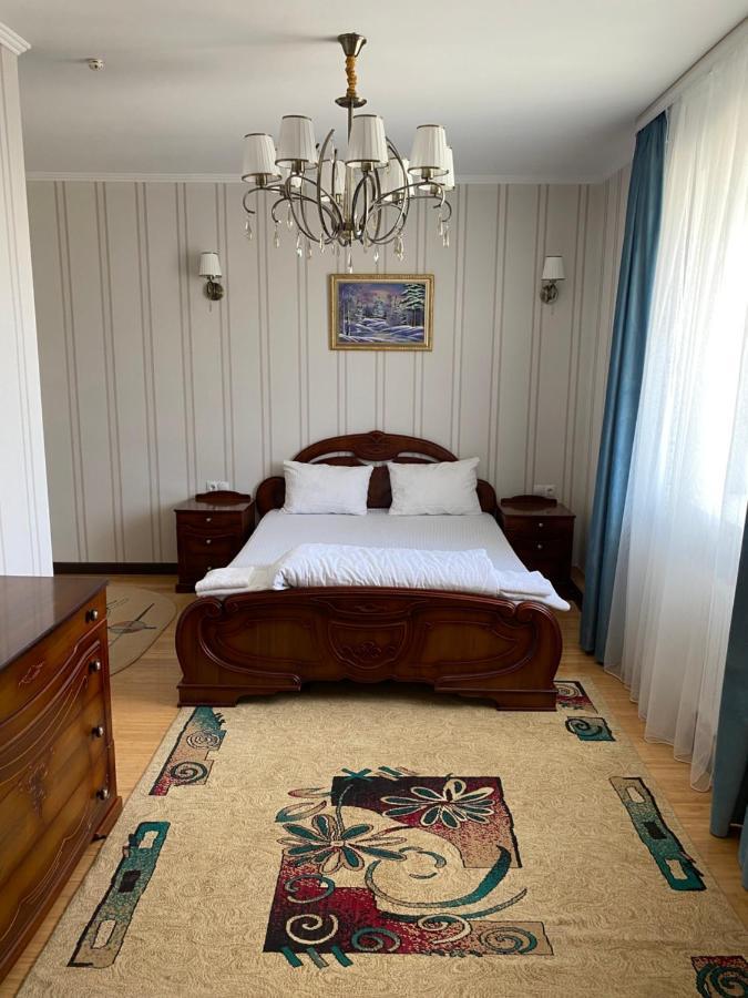 Hotel Astam Kosztanaj Kültér fotó